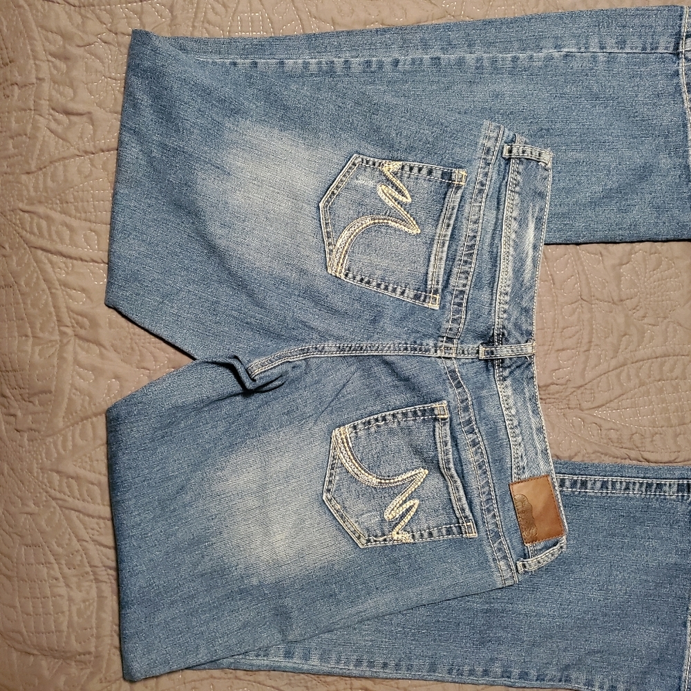 Maurices jeans